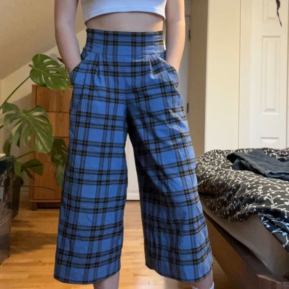 Aritzia Sunday Best Plaid Culottes - Picture 3 of 9